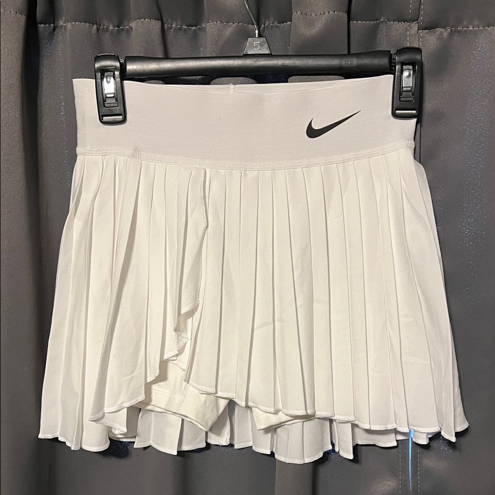 Nike Women's White Pleated Mini Skort